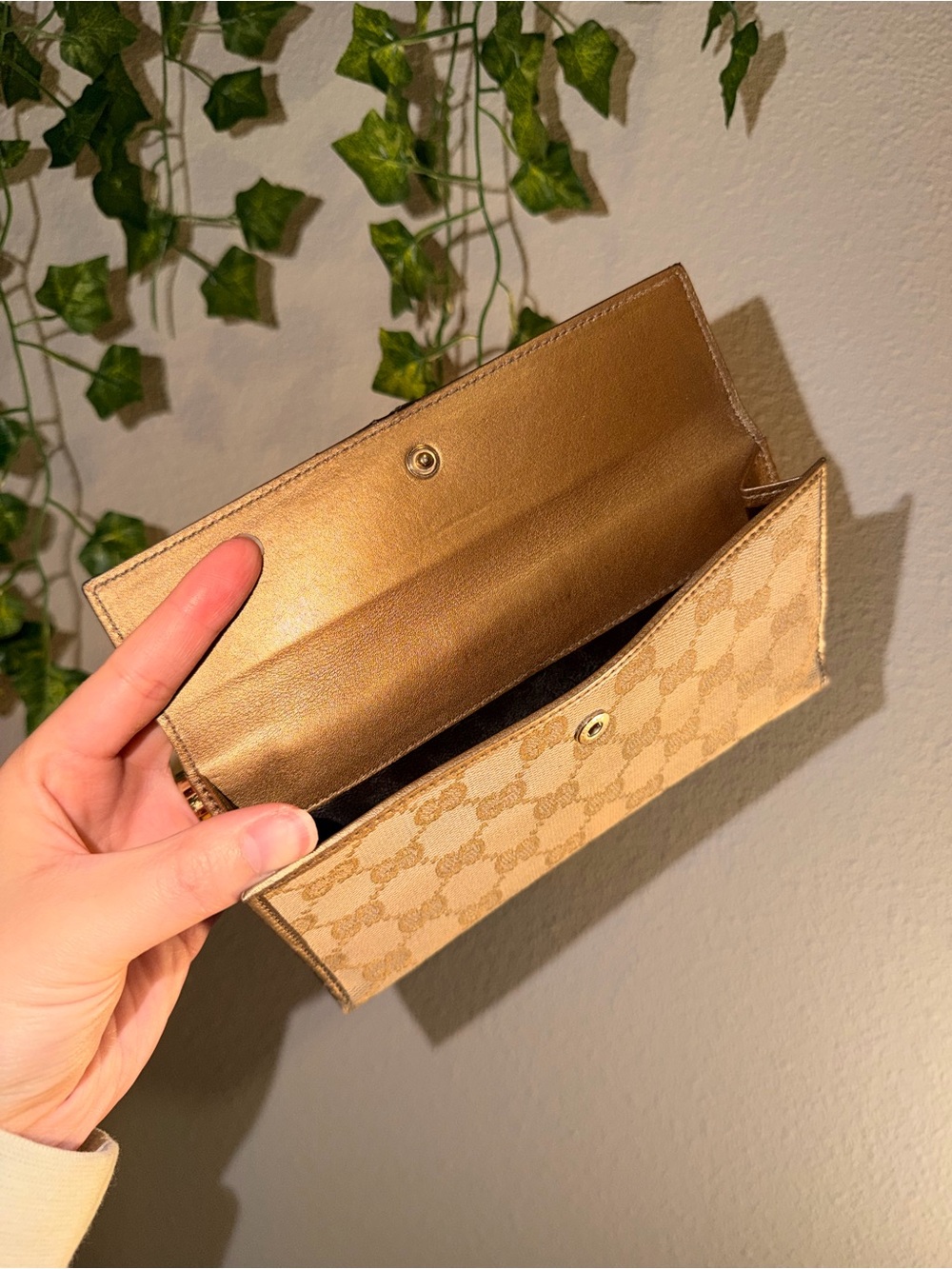 Gucci Beige Signature Continental Wallet - Picture 5 of 7